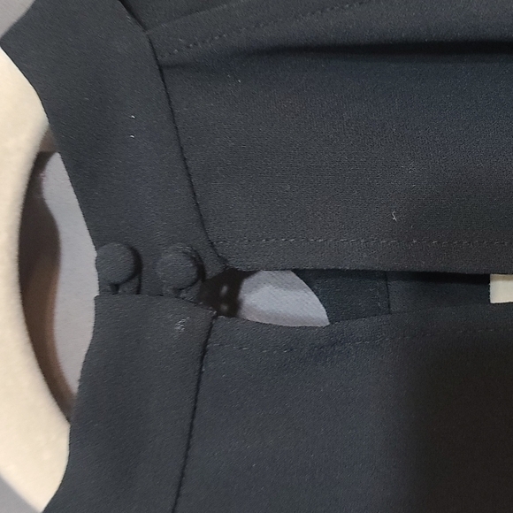 Ann Taylor Little Black Dress Sleeveless Bow at Shoulder White Stiching Sz 2 EUC - Picture 6 of 9